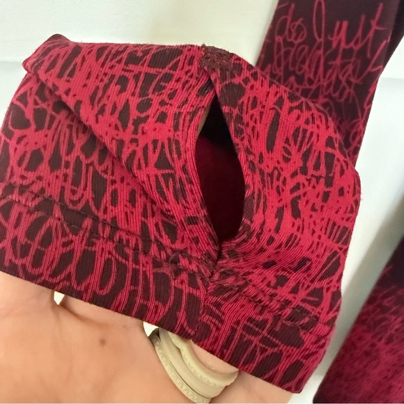 Nike Therma-Fit Pullover Women’s Size XS Quarter Zip Just Do It Print Red Black - Picture 5 of 8